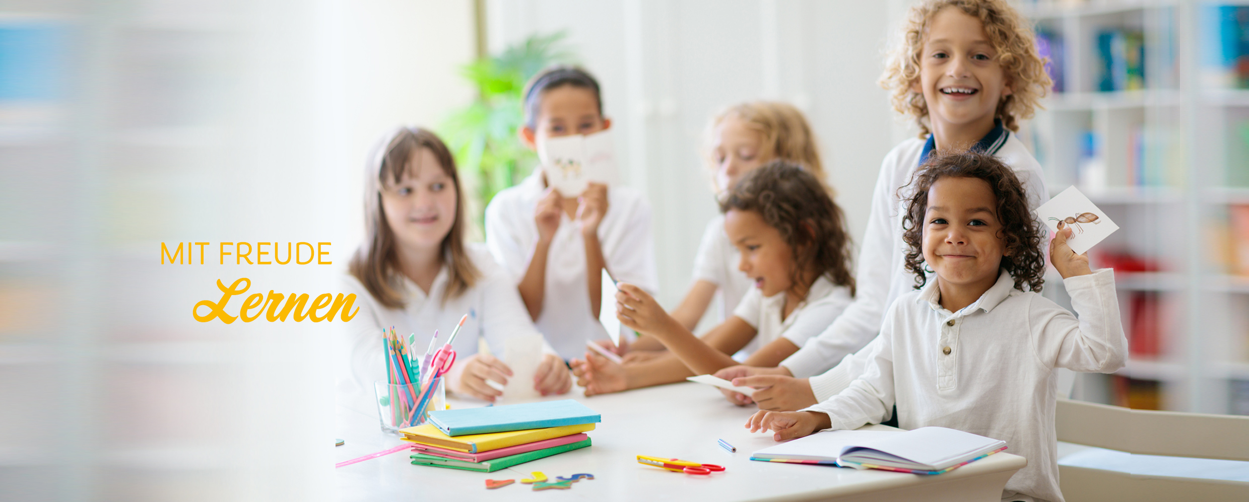 Selbstbewusste Schul-Kinder